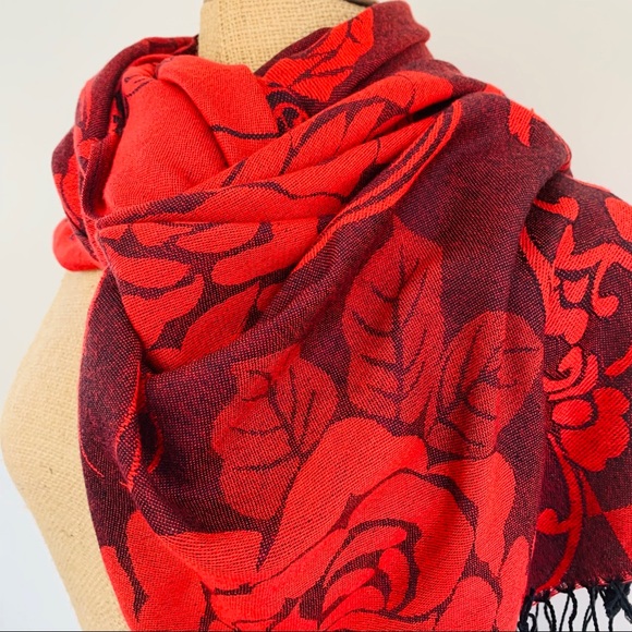 Red pashmina - Picture 5 of 9